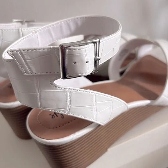 NIB [Style & Co.] Leeza Faux Leather Open Toe Mid Wedge in White Croc Women’s 11 - Picture 8 of 14